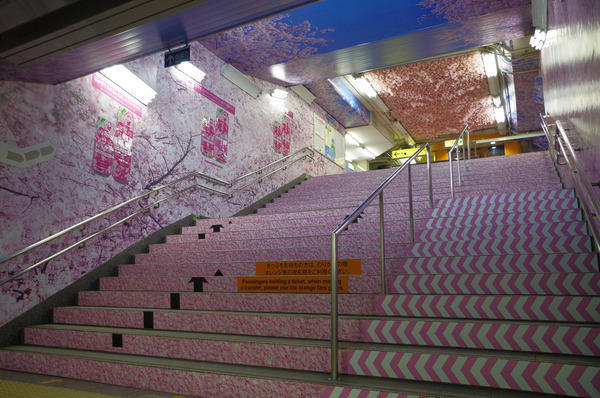 上野駅 桜満載企画